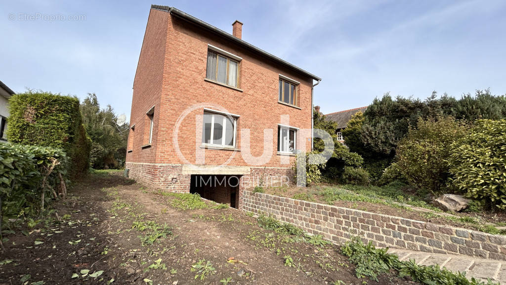 Maison à COURRIERES