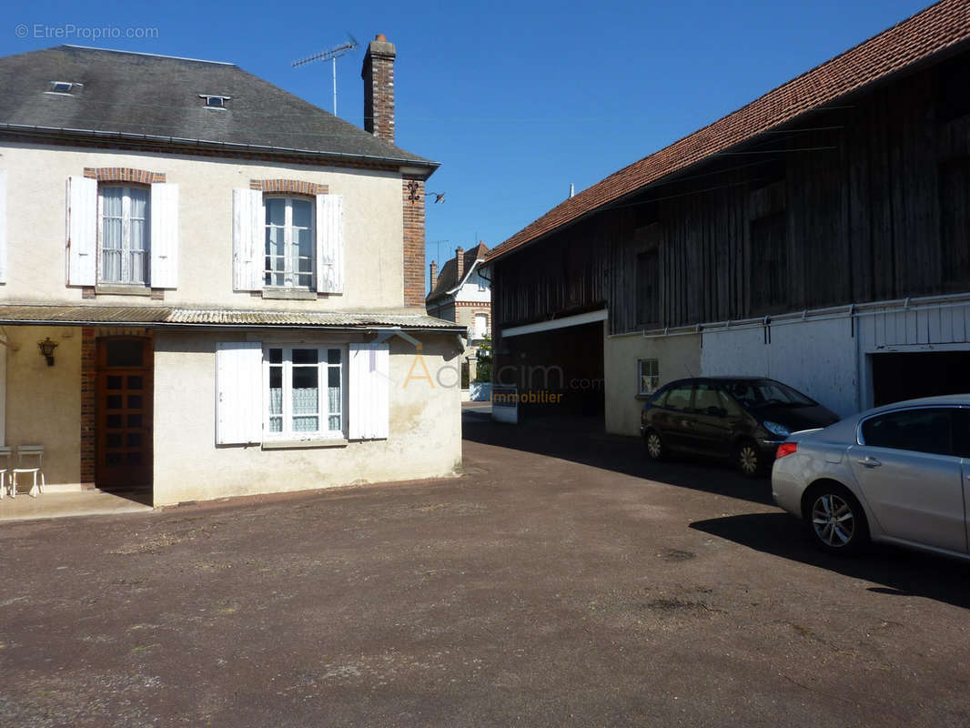 Maison à COURTENAY