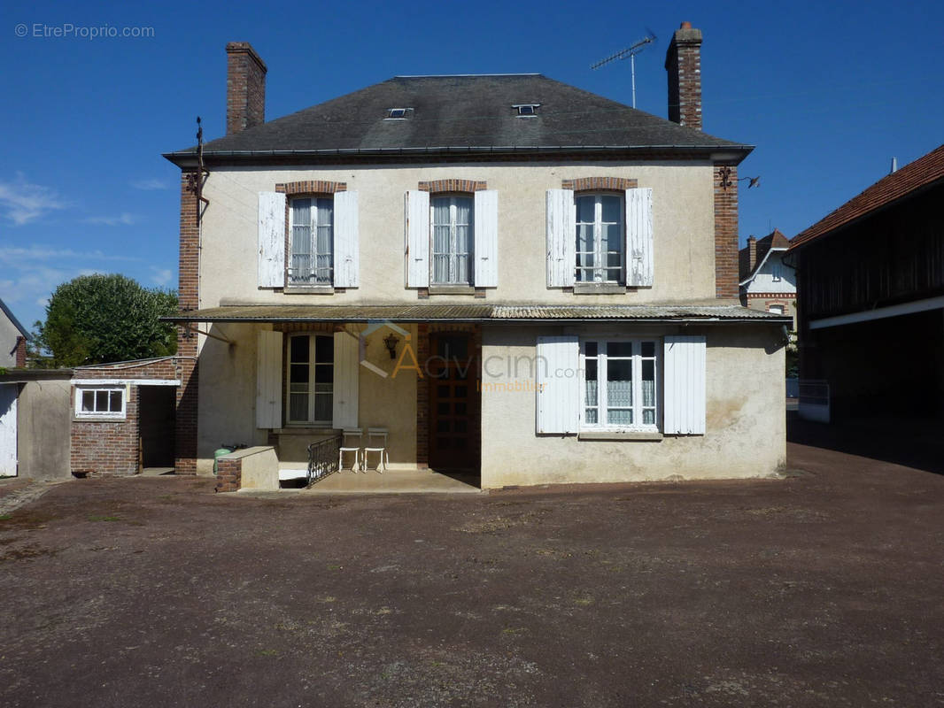 Maison à COURTENAY