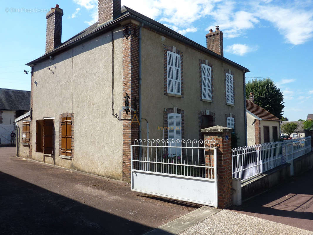 Maison à COURTENAY