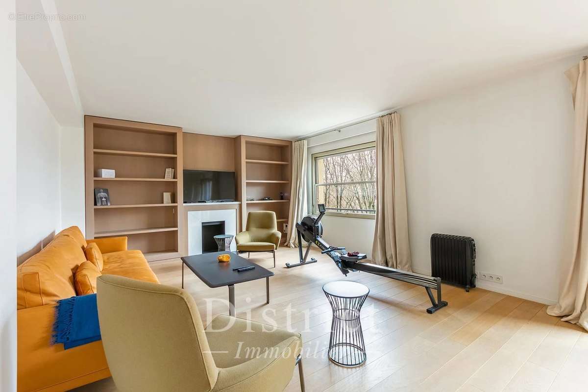 Appartement à PARIS-7E