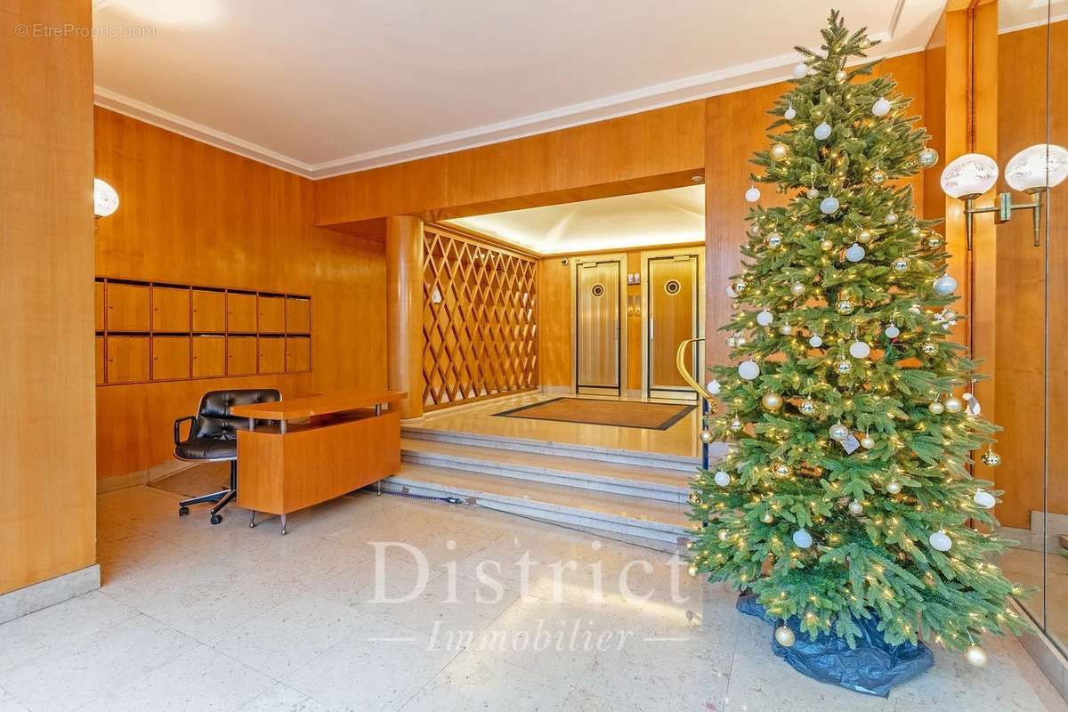 Appartement à PARIS-7E