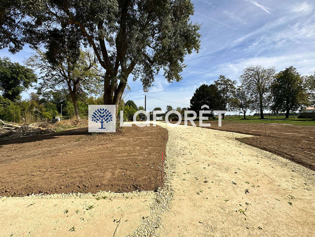 Terrain à GEMOZAC