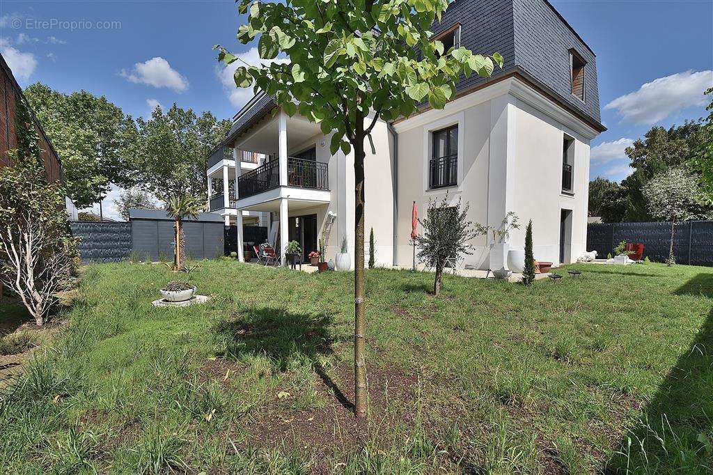 Appartement à SAINT-MAUR-DES-FOSSES