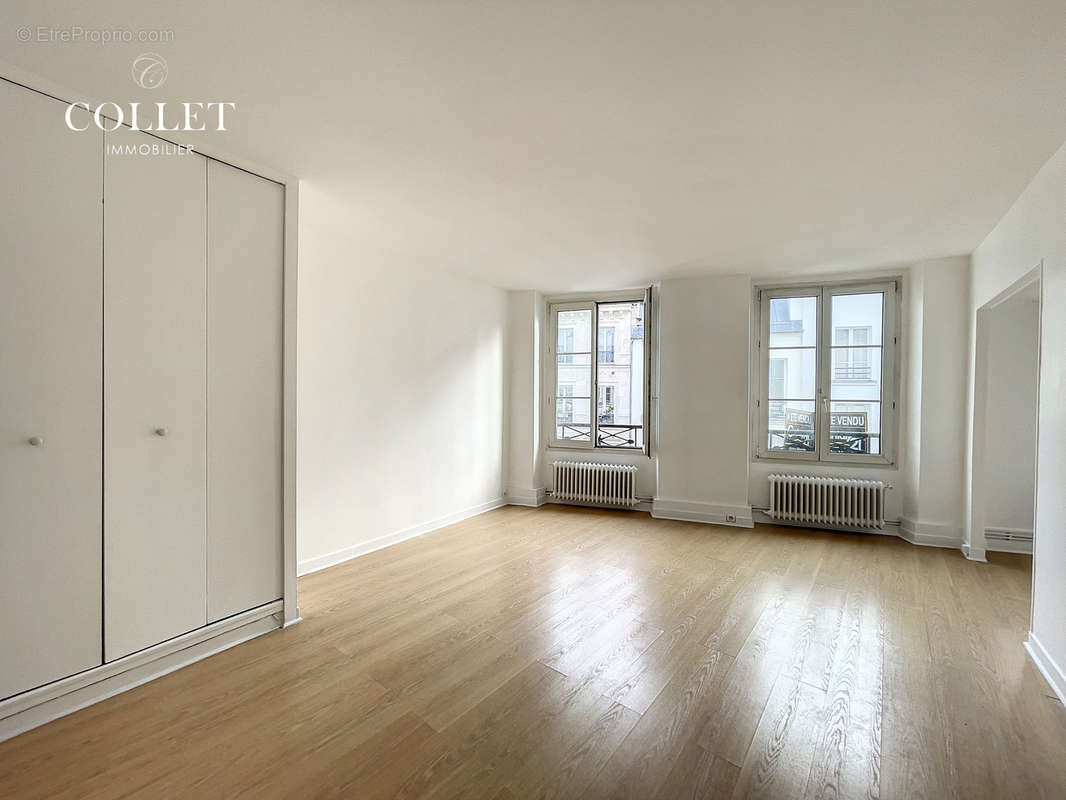 Appartement à PARIS-3E