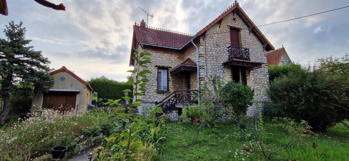 Maison à CHAMPAGNE-SUR-SEINE