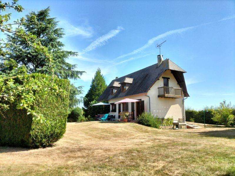 Maison à SAINT-GERMAIN-LA-CAMPAGNE