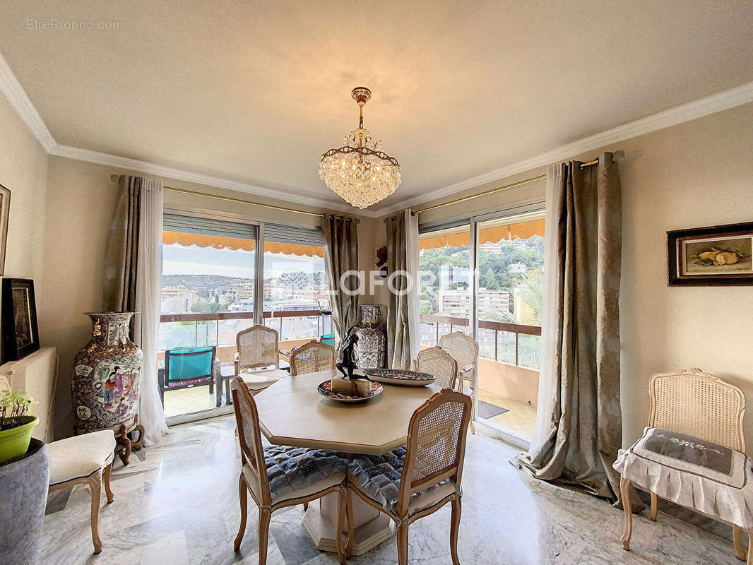 Appartement à MENTON