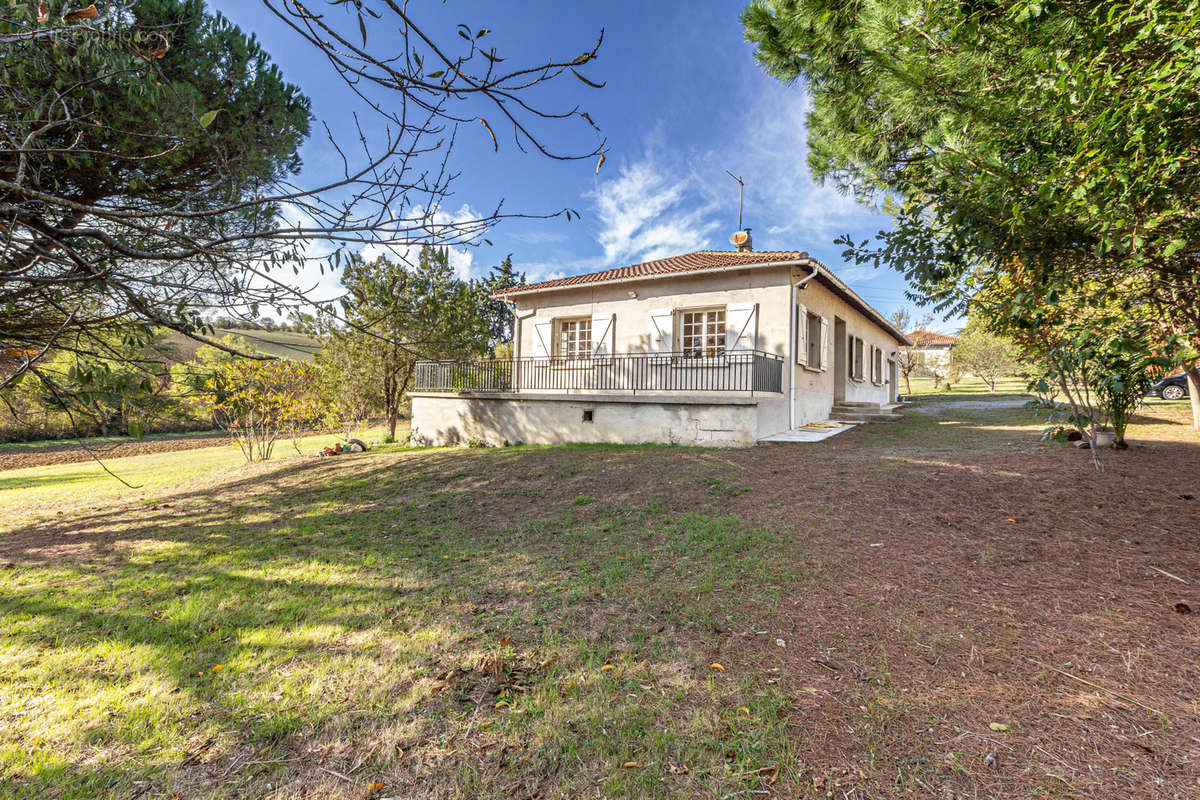 Maison à TREBONS-SUR-LA-GRASSE