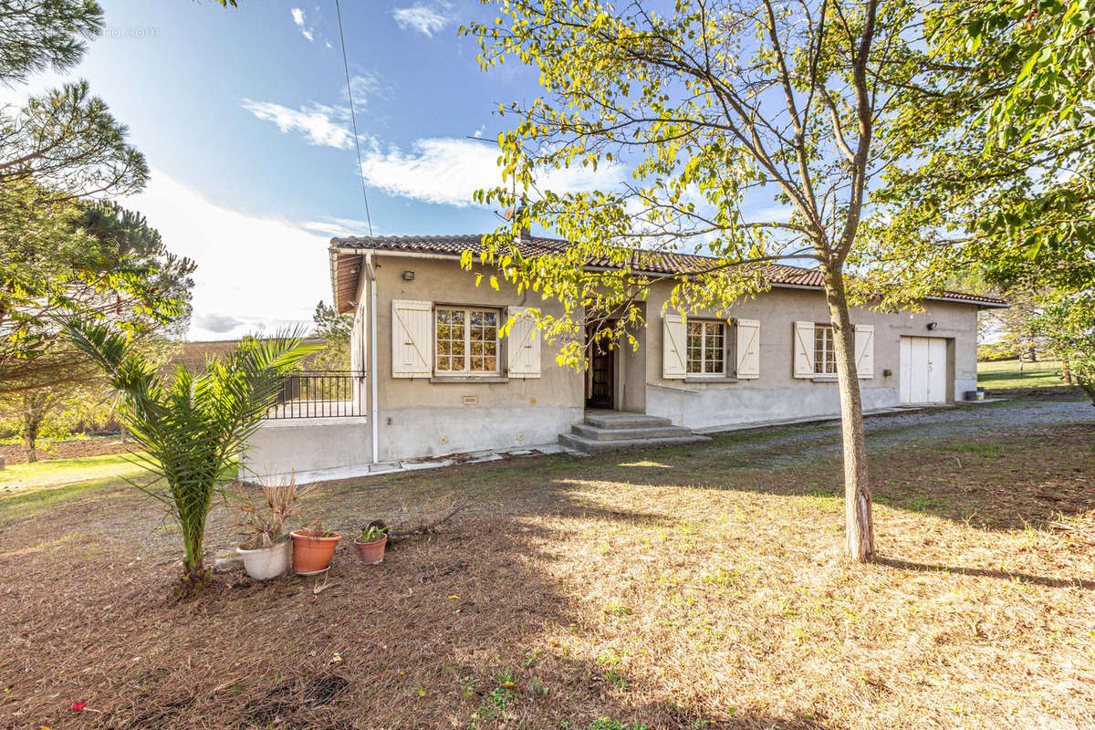 Maison à TREBONS-SUR-LA-GRASSE