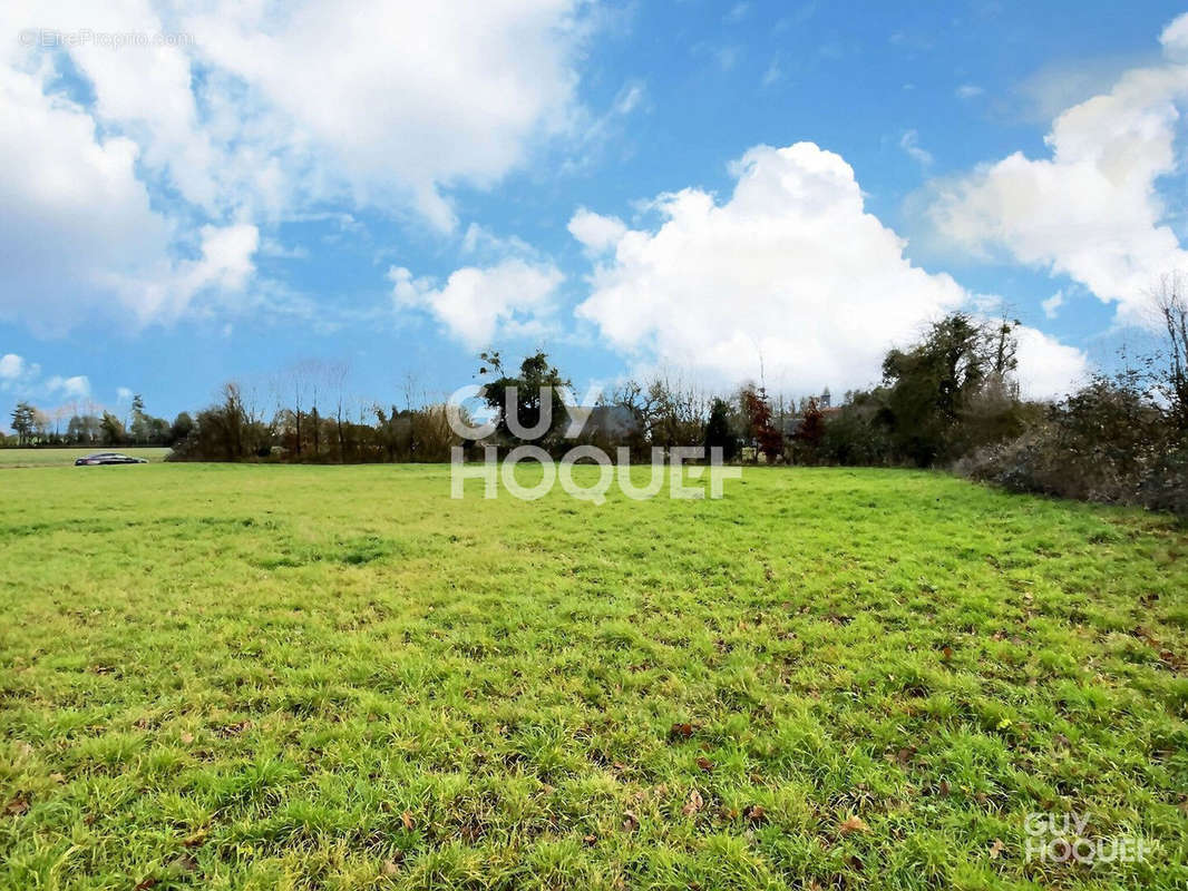 Terrain à BERNAY