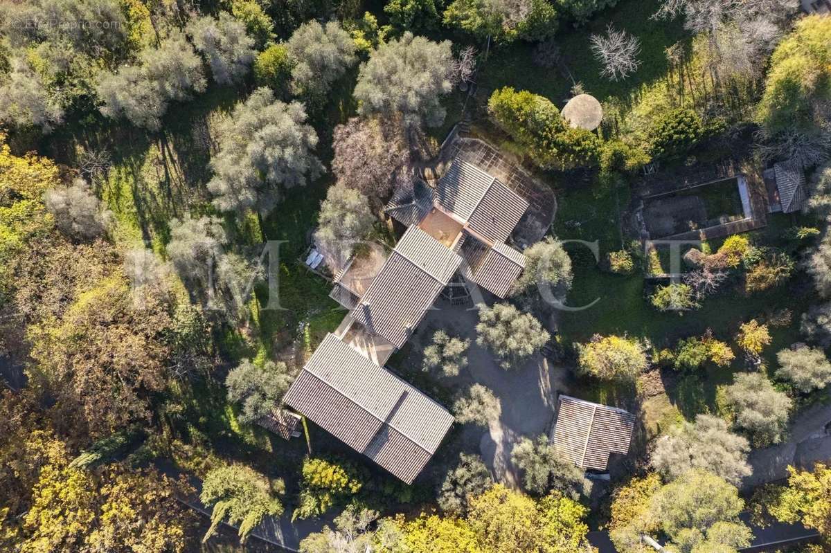 Maison à MOUGINS