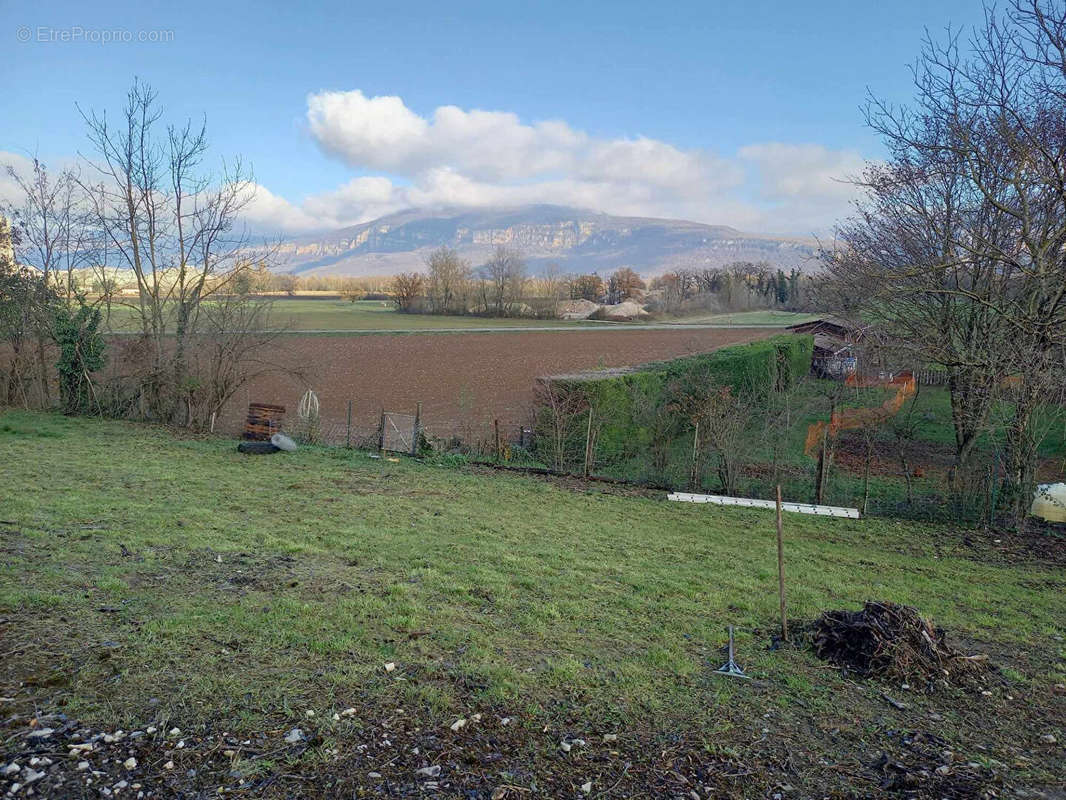 Terrain à BOUVESSE-QUIRIEU