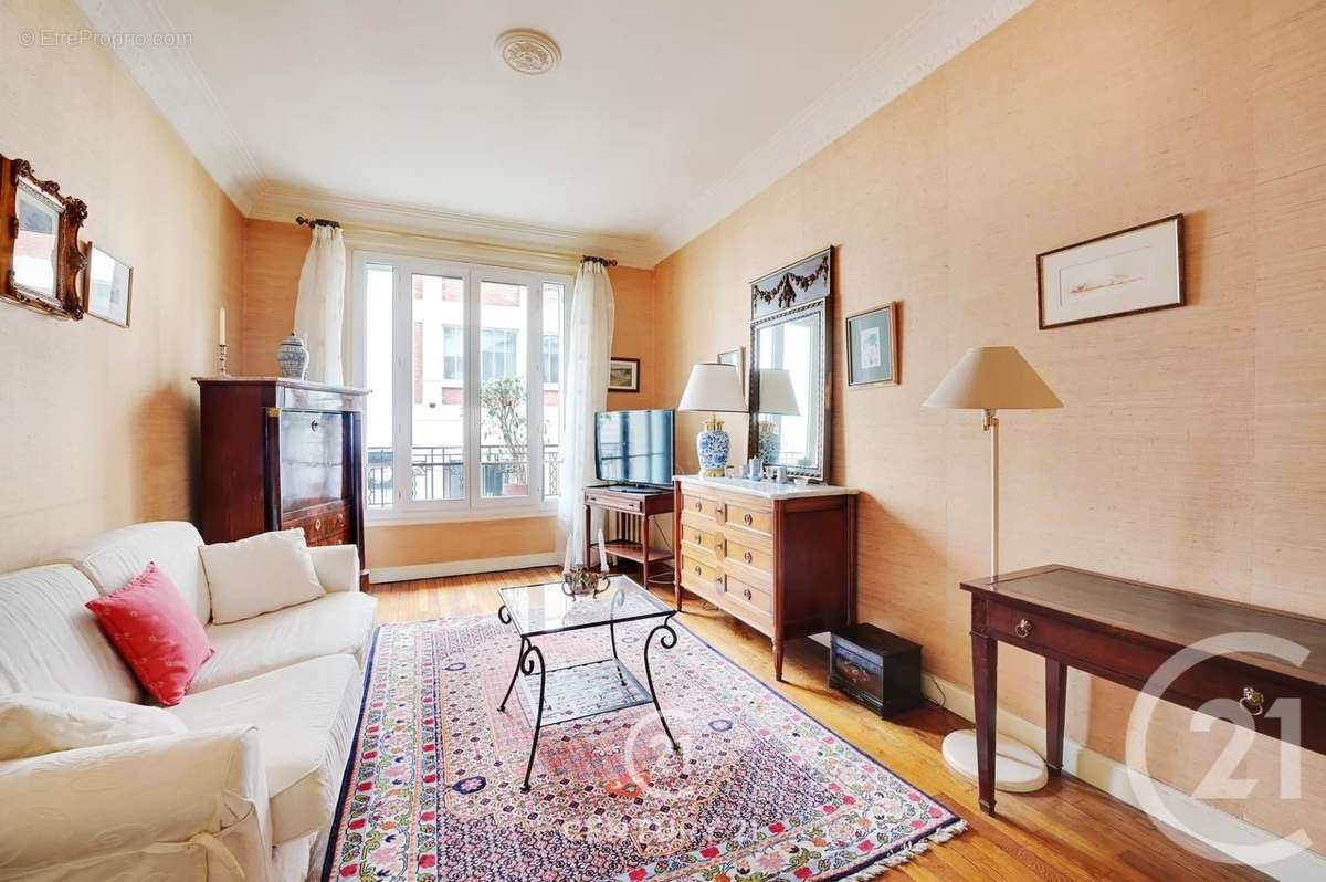 Appartement à PARIS-15E