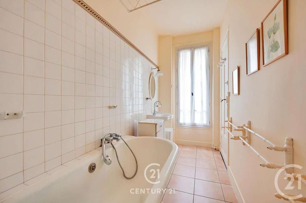 Appartement à PARIS-15E