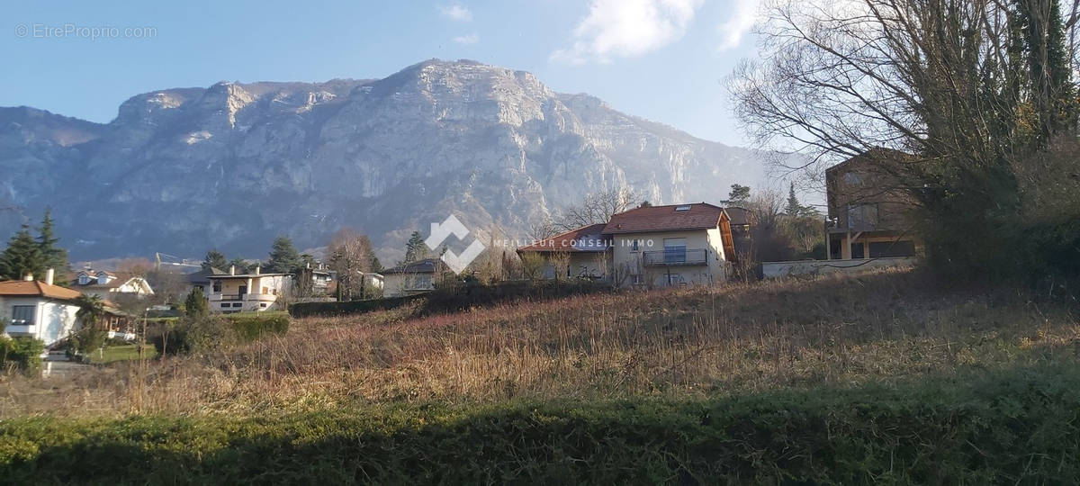 Terrain à BOSSEY