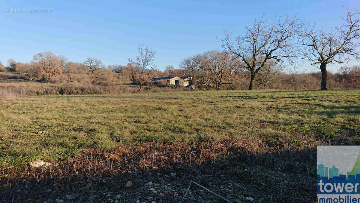 Terrain à VILLENEUVE