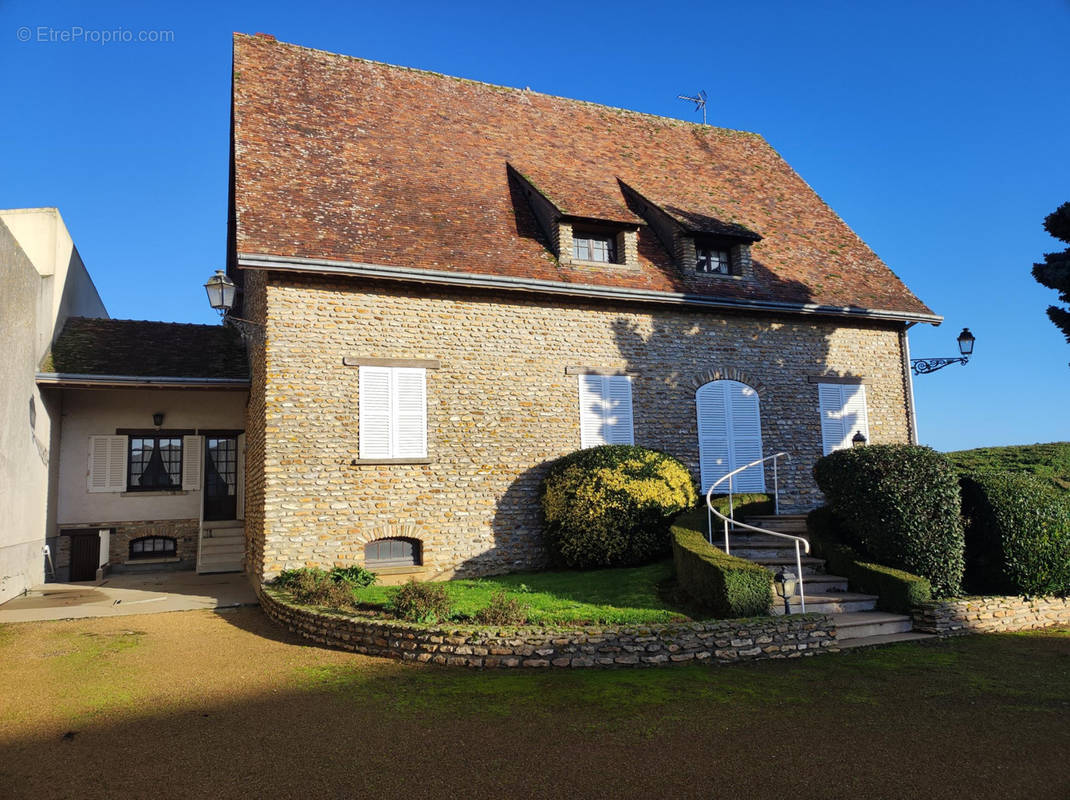 Maison à AUNEAU