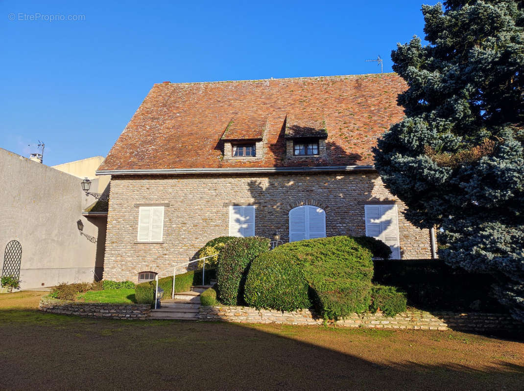 Maison à AUNEAU