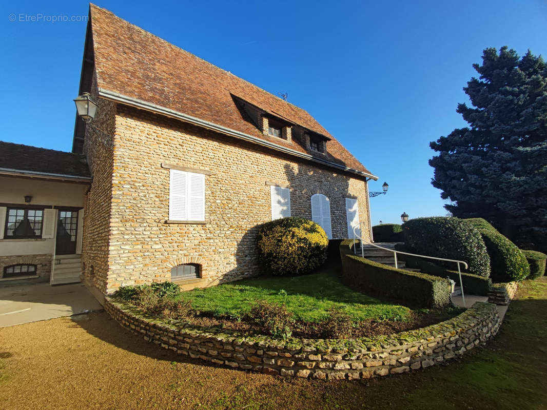 Maison à AUNEAU