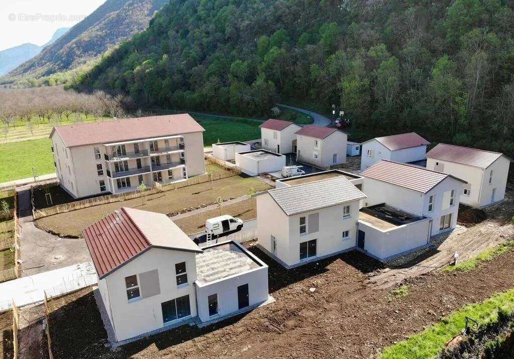 Maison à COGNIN-LES-GORGES