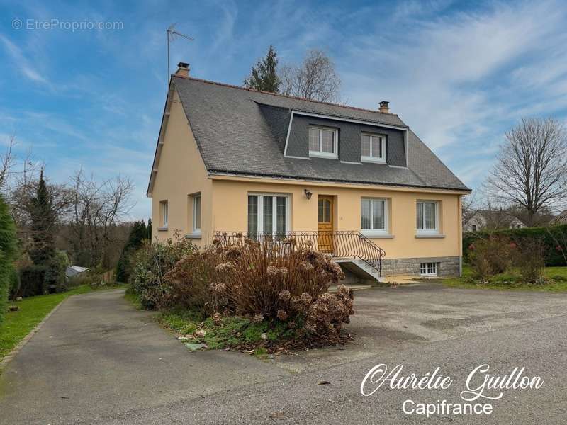 Maison à LE ROC-SAINT-ANDRE