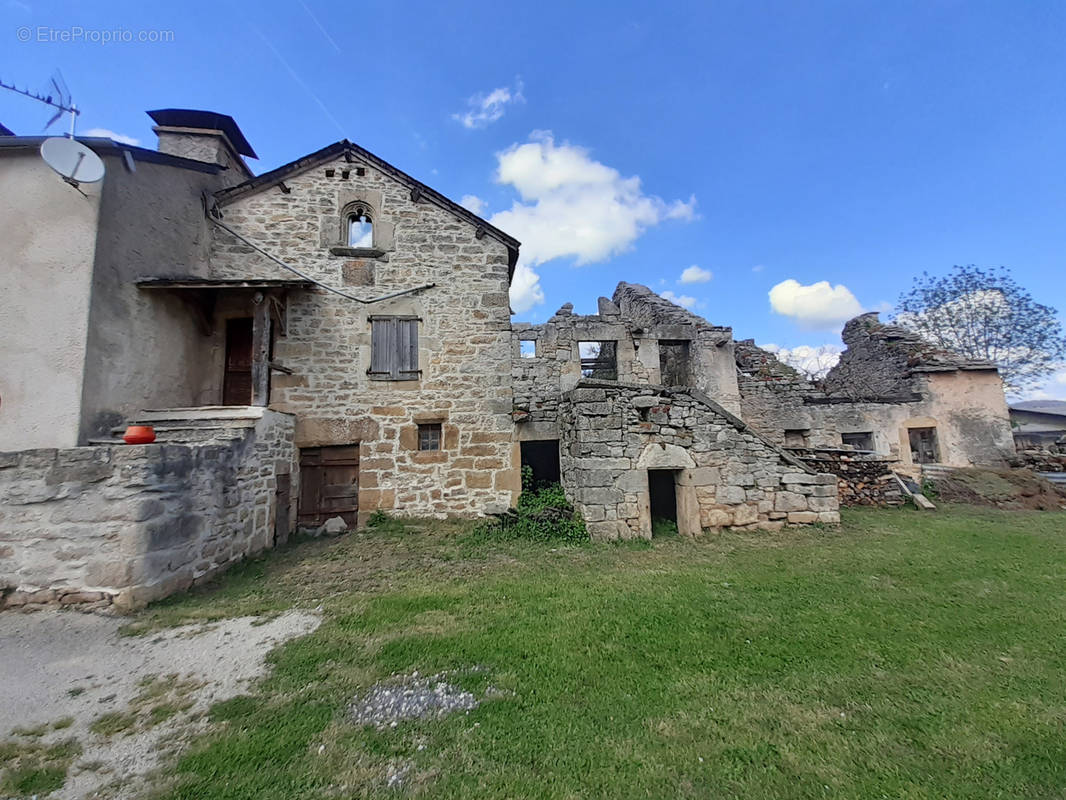 Maison à SEVERAC-LE-CHATEAU