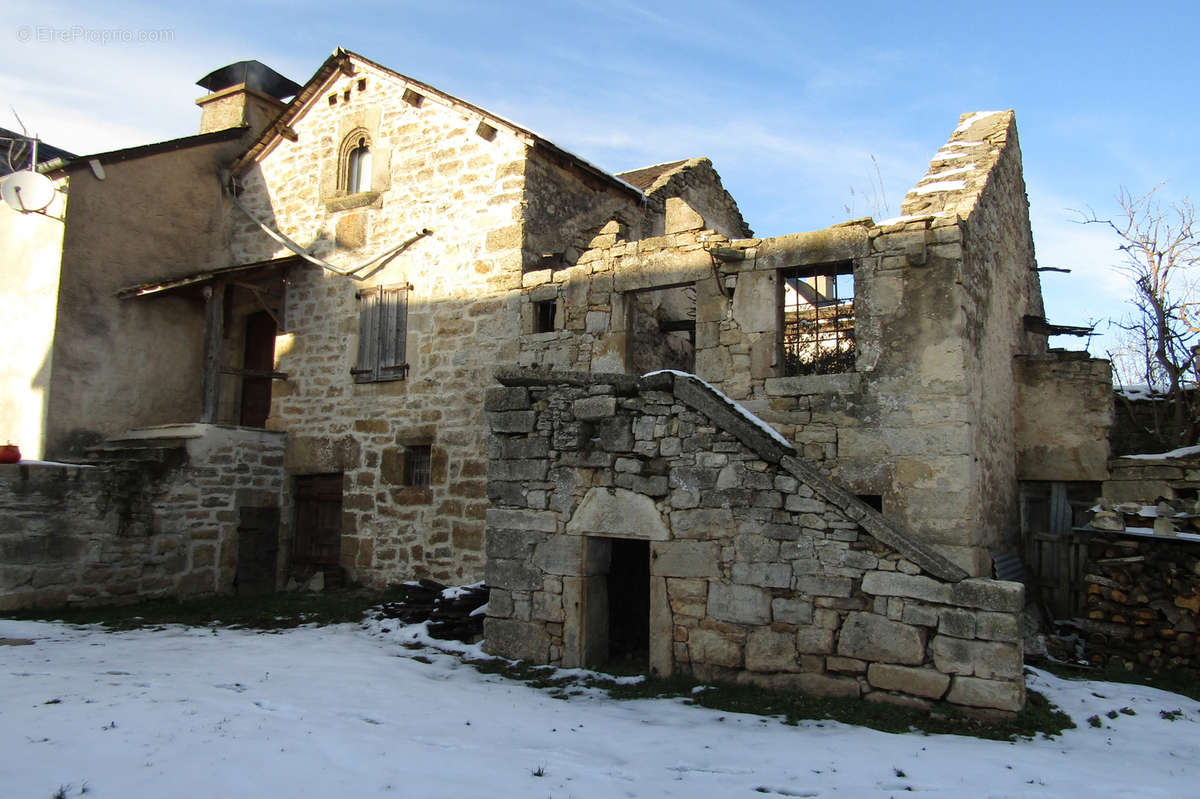 Maison à SEVERAC-LE-CHATEAU