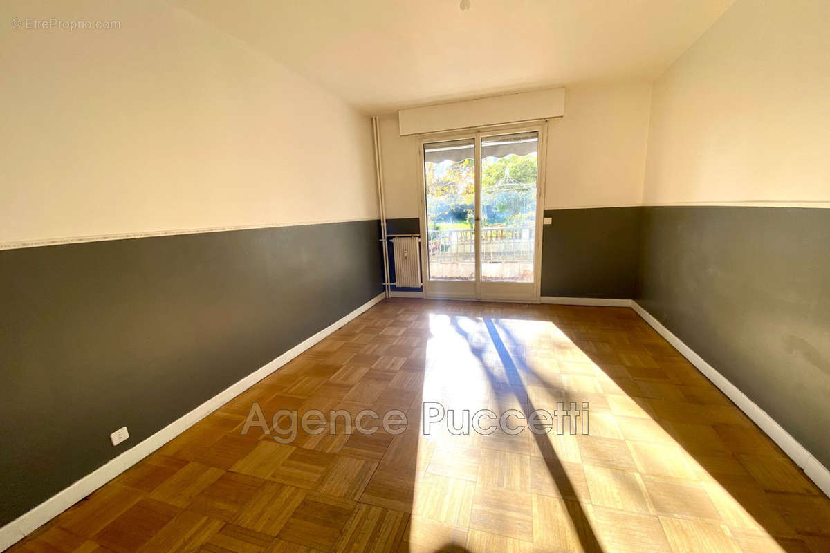 Appartement à VENCE