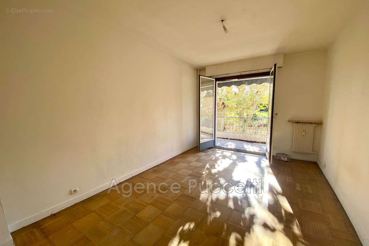 Appartement à VENCE