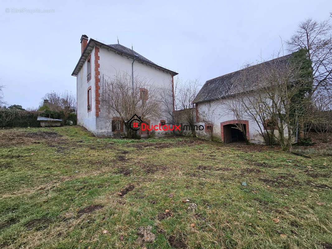 Maison à JUSSAC