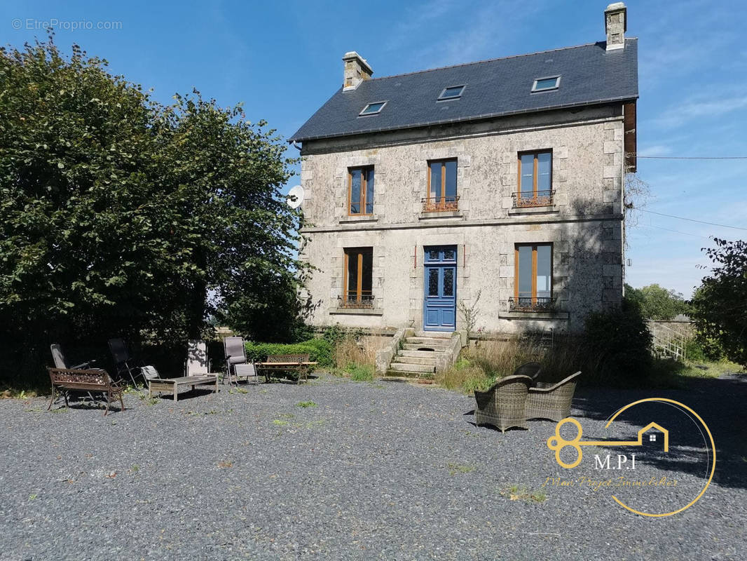 Maison à SAINT-CYR-EN-PAIL