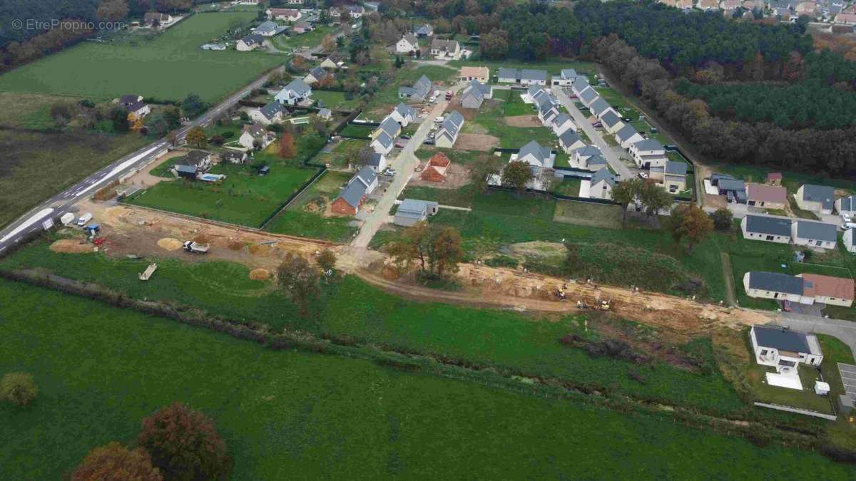 Terrain à LA SUZE-SUR-SARTHE