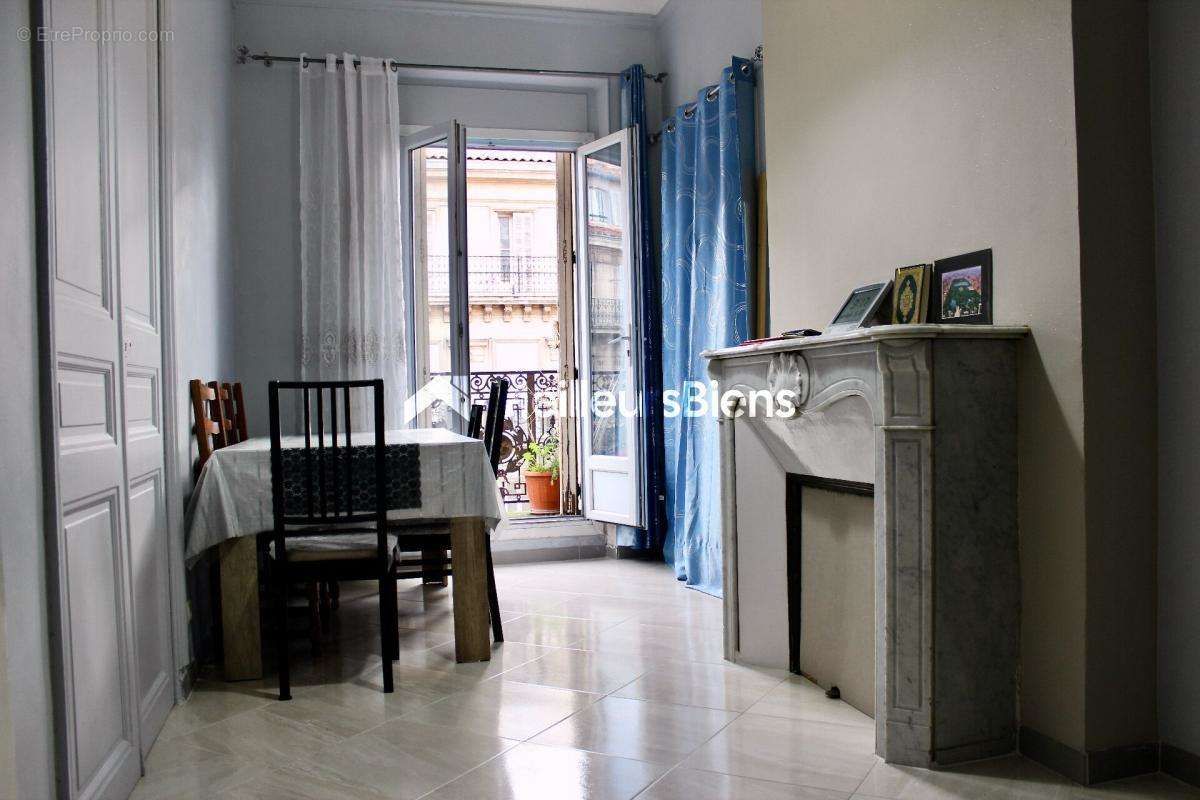 Appartement à MARSEILLE-1E