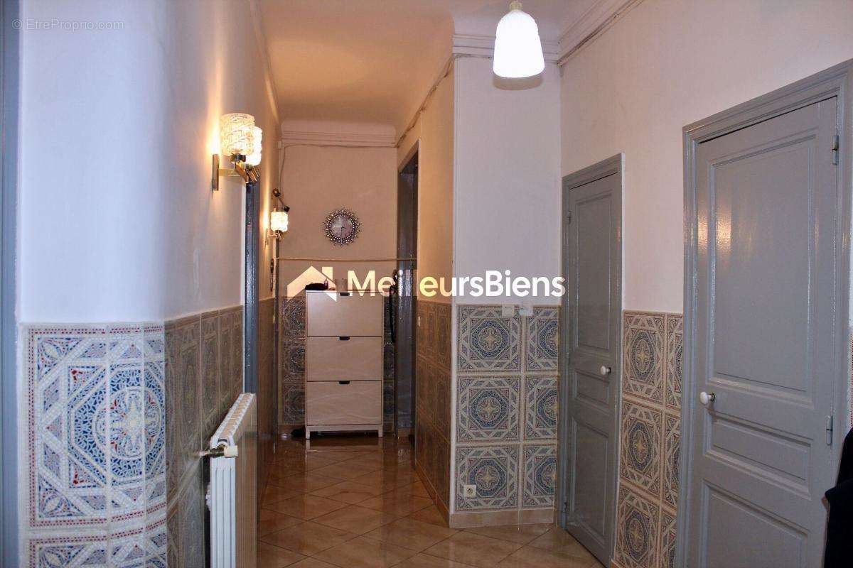 Appartement à MARSEILLE-1E