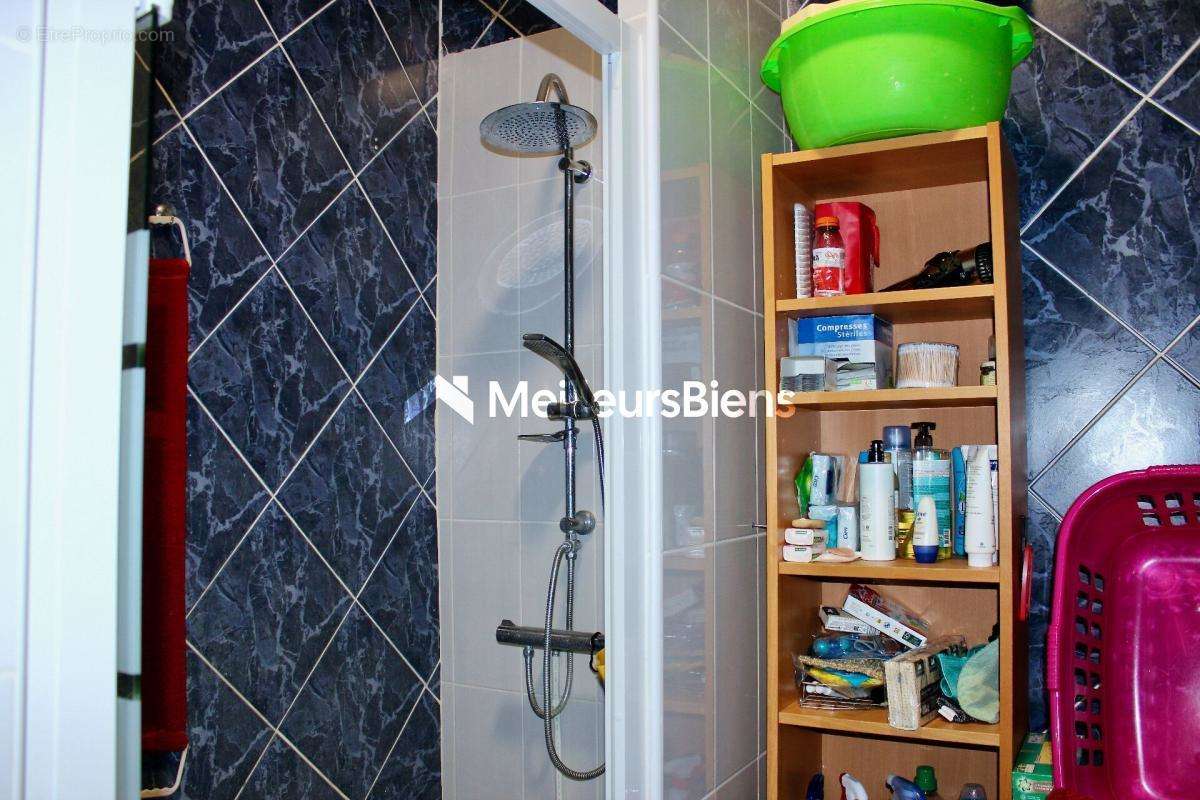 Appartement à MARSEILLE-1E