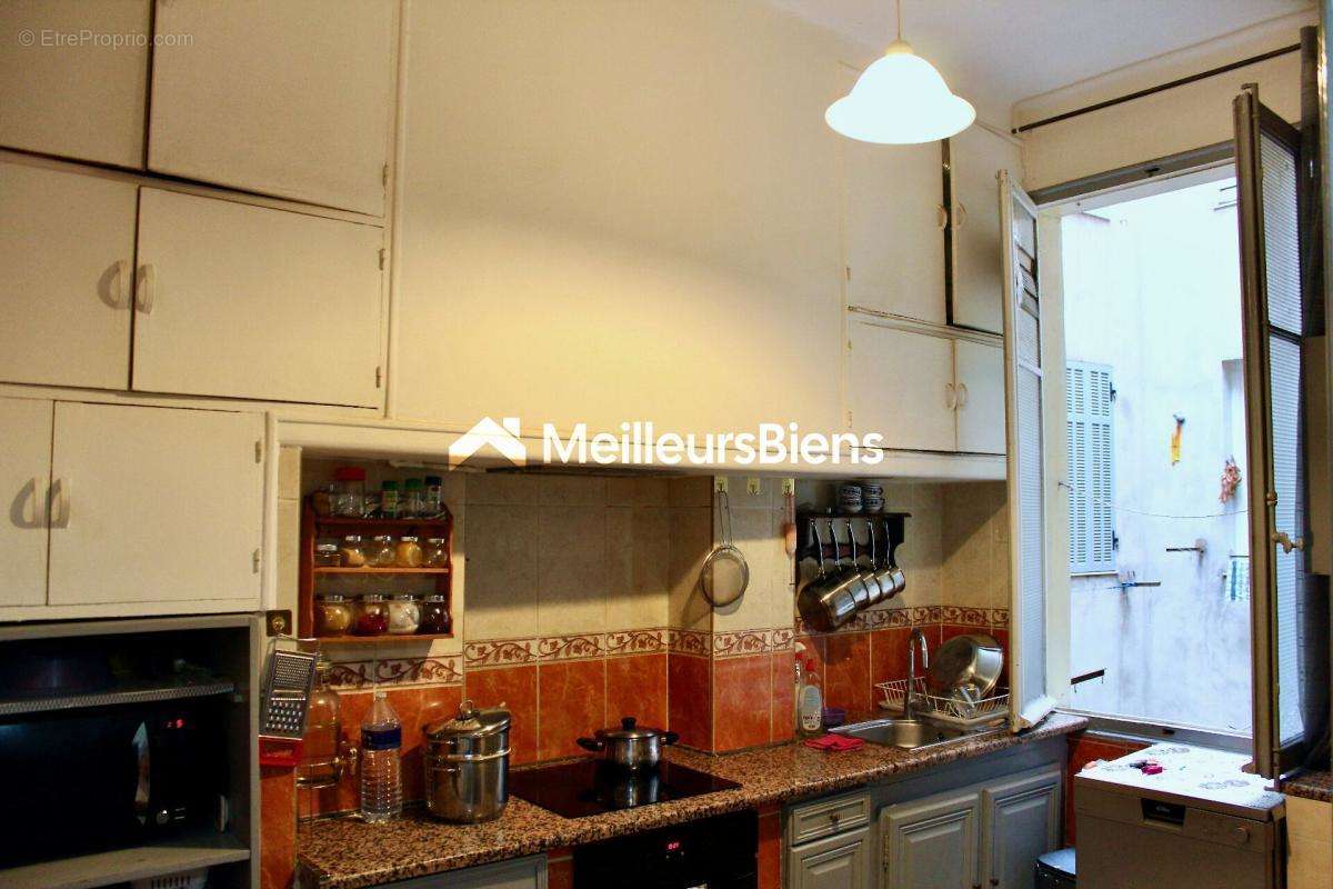 Appartement à MARSEILLE-1E