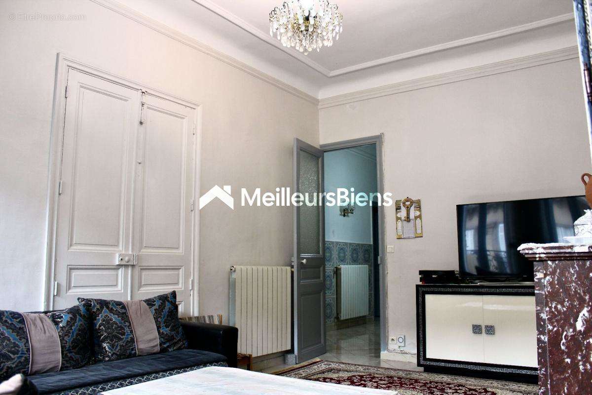 Appartement à MARSEILLE-1E