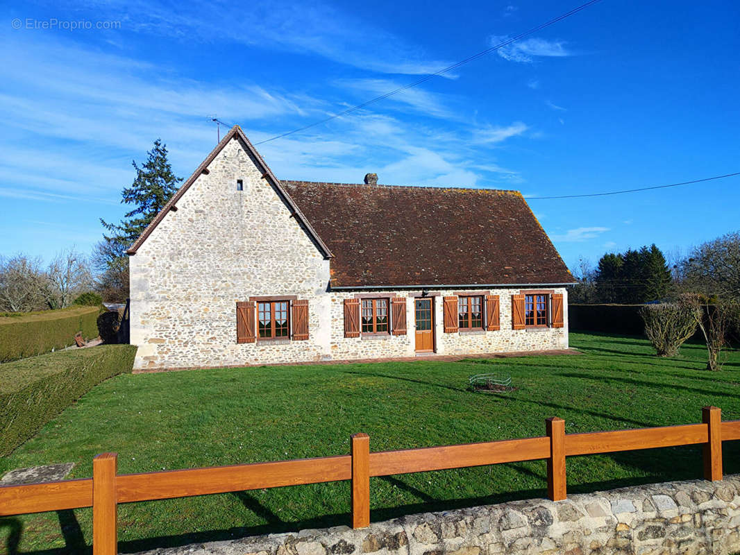 Maison à MONTMERREI