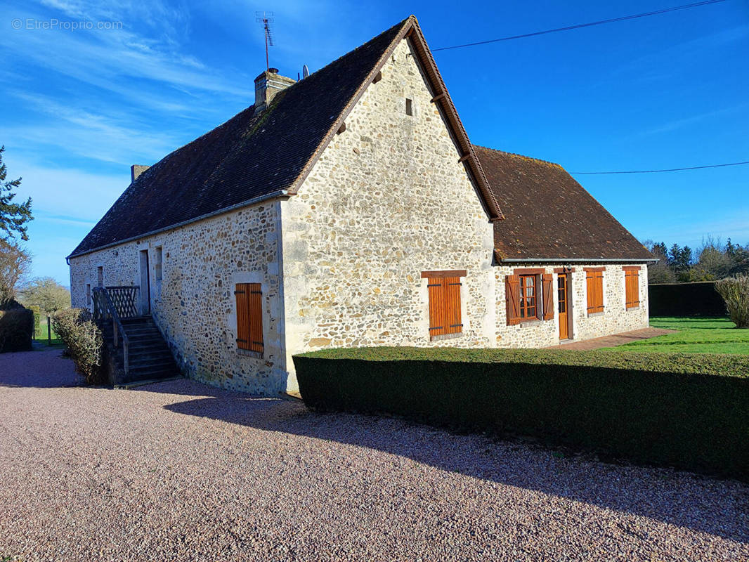 Maison à MONTMERREI