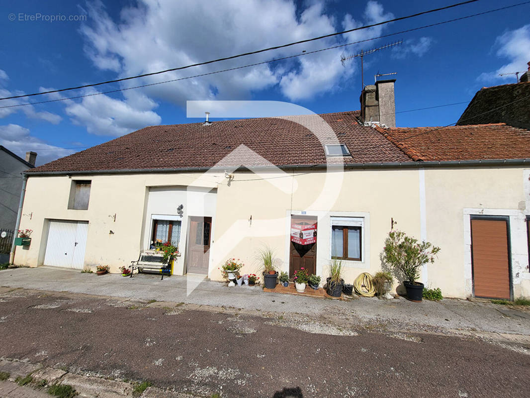 Maison à HUMES-JORQUENAY