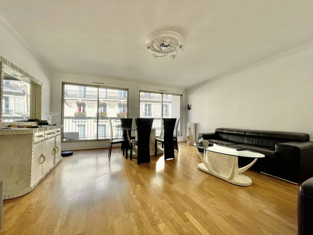 Appartement à PARIS-11E