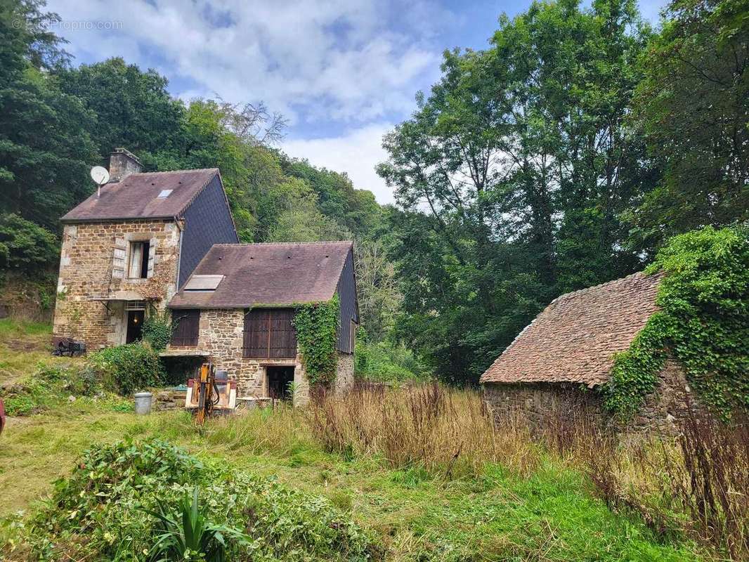 Maison à SAINT-BOMER-LES-FORGES