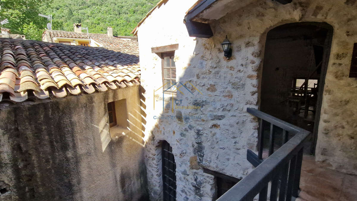 Maison à SAINT-GUILHEM-LE-DESERT