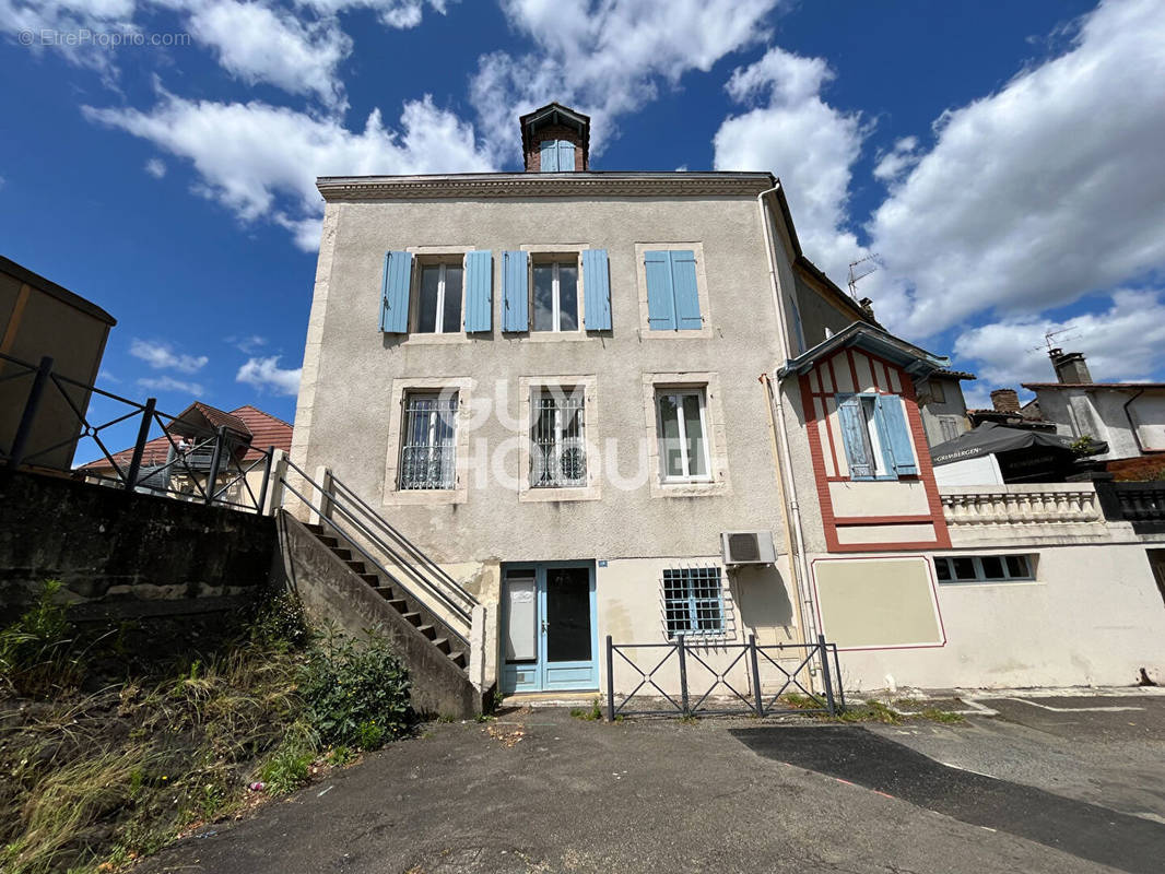 Commerce à AIRE-SUR-L&#039;ADOUR