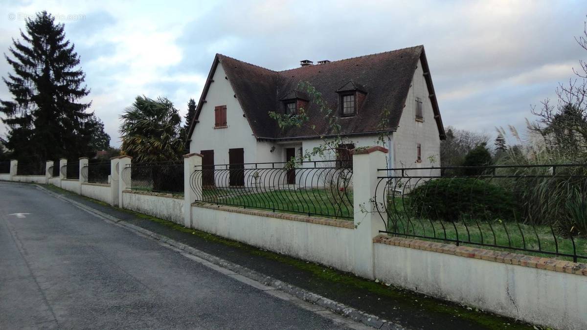 Maison à TROISSEREUX