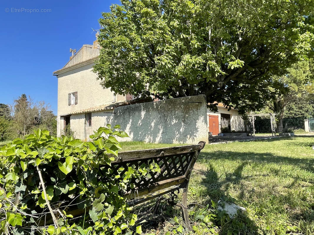 Maison à L&#039;ISLE-SUR-LA-SORGUE