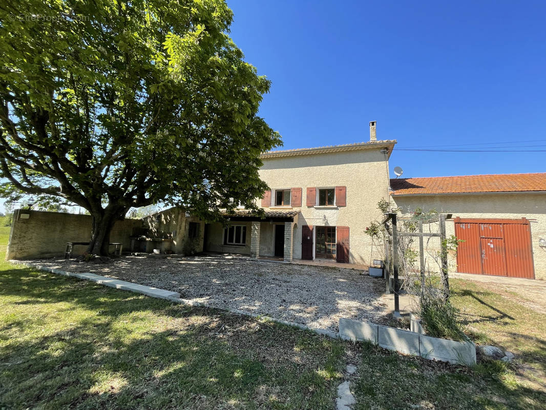 Maison à L&#039;ISLE-SUR-LA-SORGUE