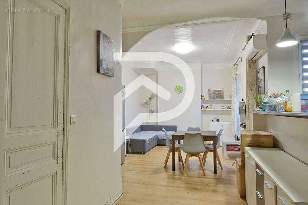 Appartement à MARSEILLE-1E