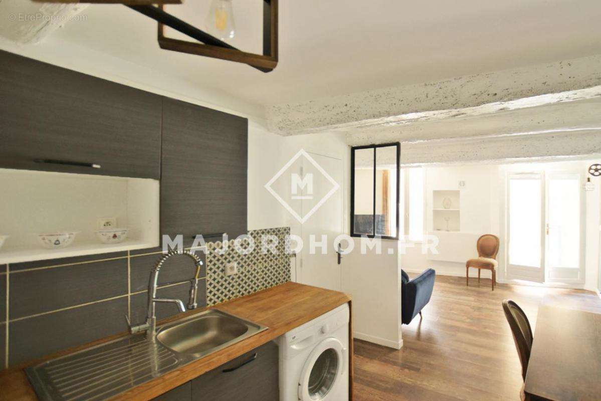 Appartement à MARSEILLE-2E